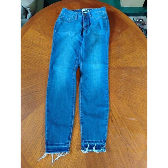 Refuge brand Skinny Denim Jeans - Size: 2    (1164) - Picture 3 of 5